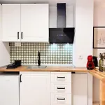 Charming Loft Close To City Center - Wifi
